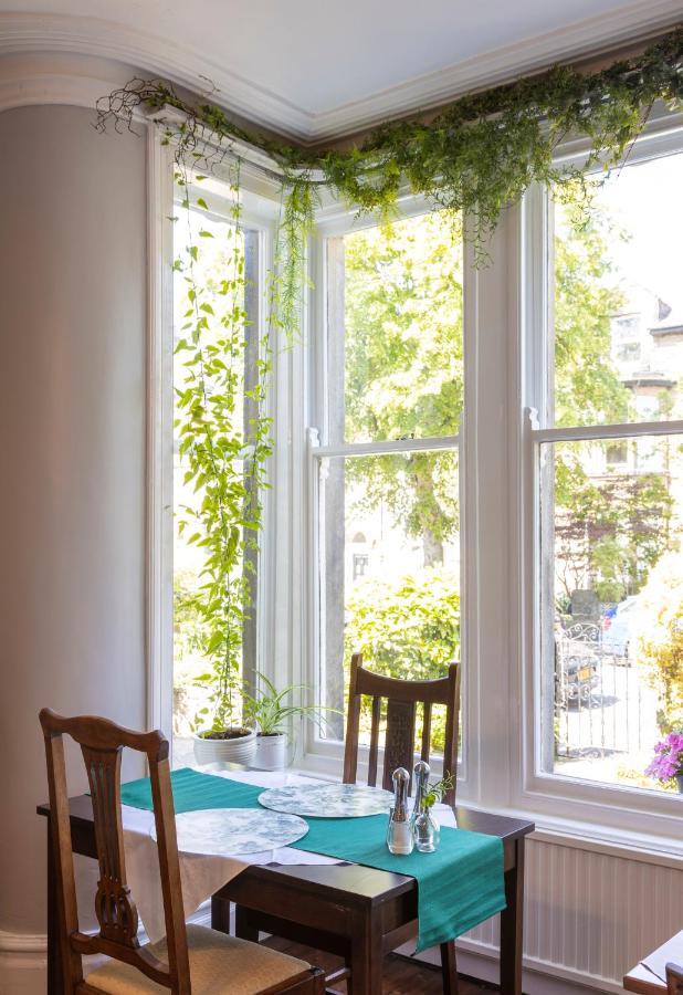 Wynnstay House Harrogate Bagian luar foto